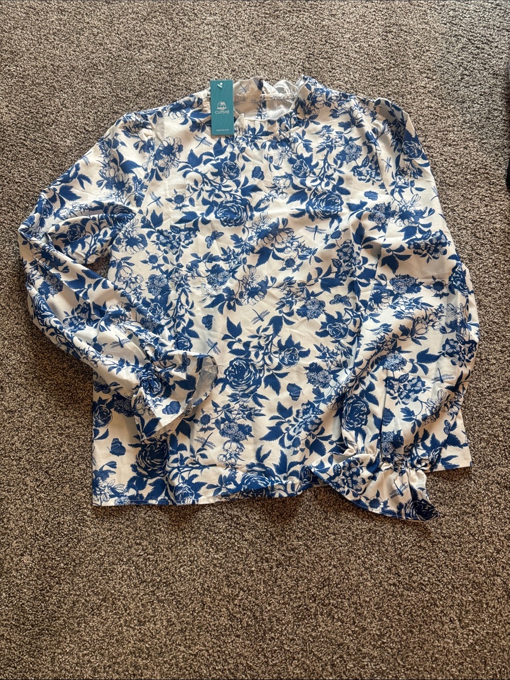 Cupshe White and Blue Floral Long-Sleeve Blouse